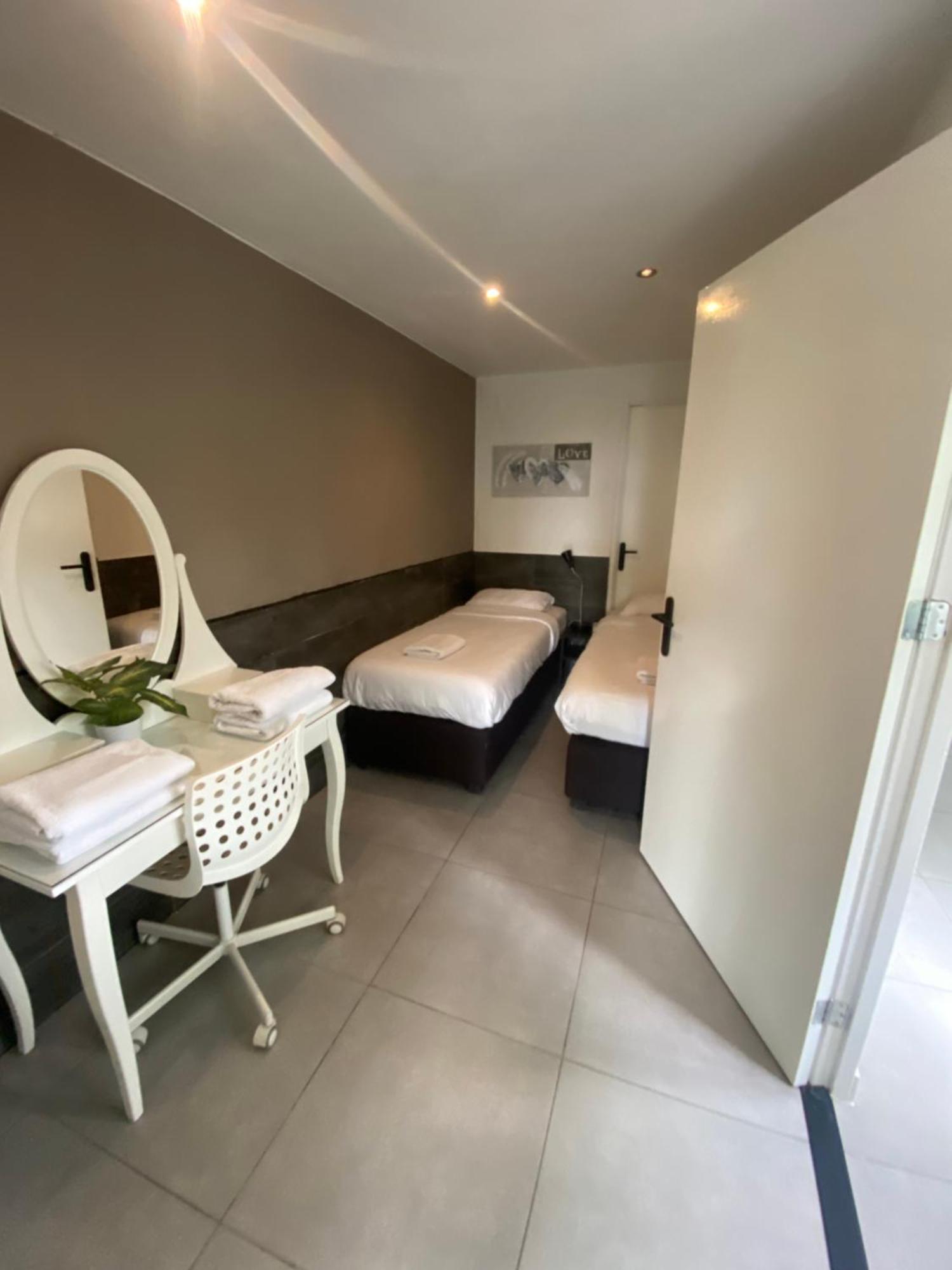 Bungalow Haarlem Amsterdam With Jacuzzi Vijfhuizen Kültér fotó